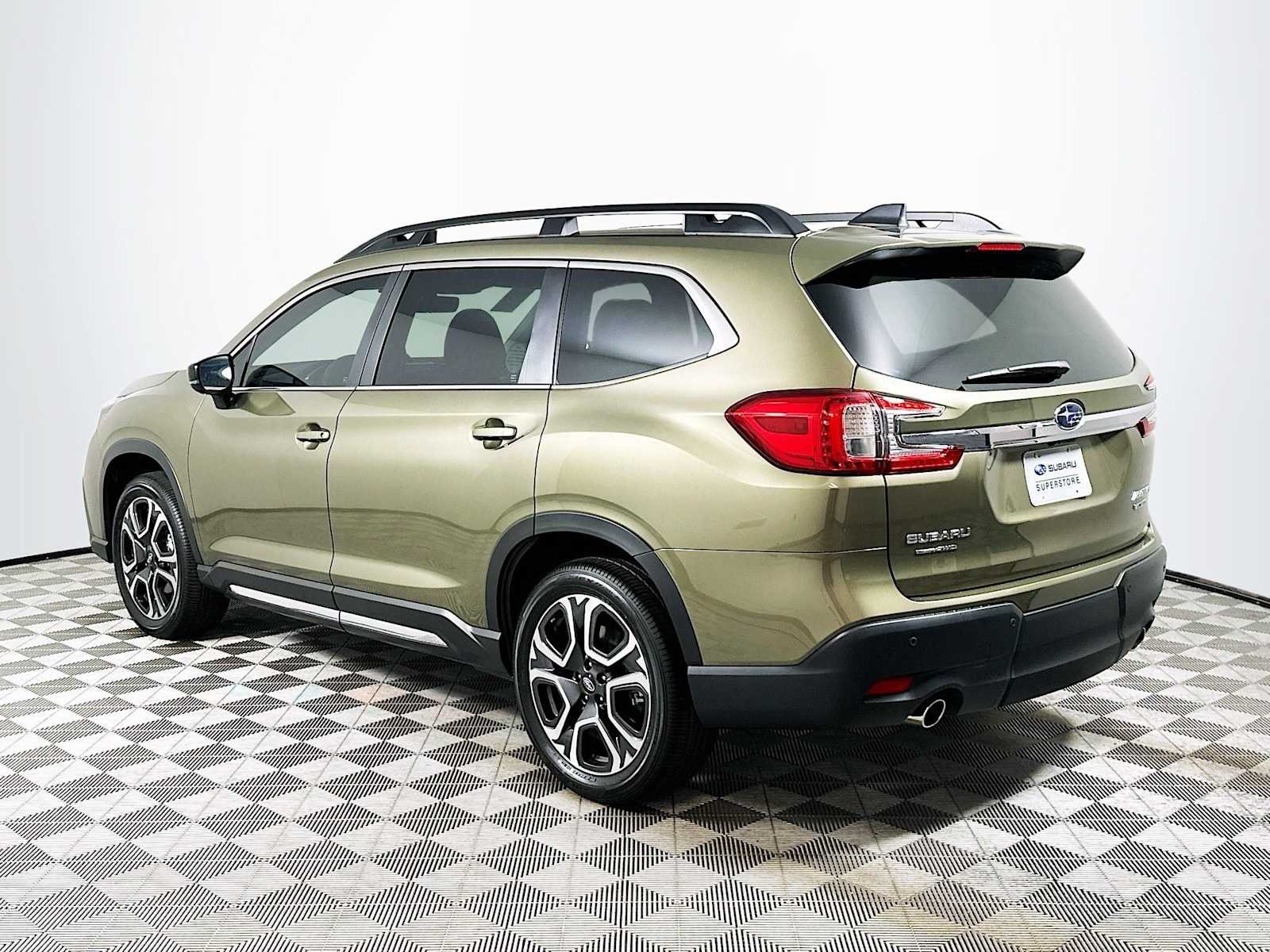 New 2026 AUTUMN GREEN METALLIC Subaru Limited 7-Passenger image 5