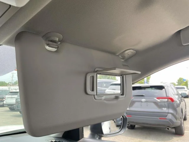 Used 2024 White Nissan S image 26
