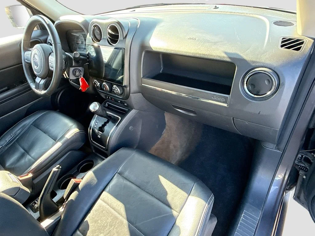 Used 2016 Gray Jeep Latitude image 33