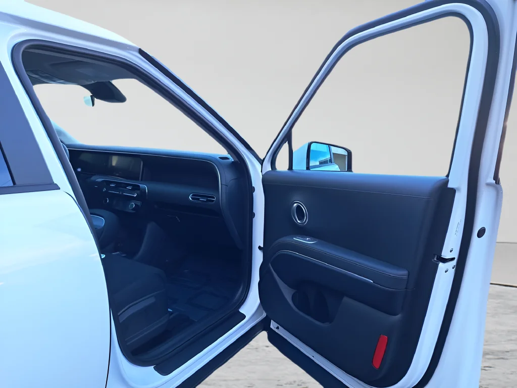 New 2026 White Hyundai SE image 15