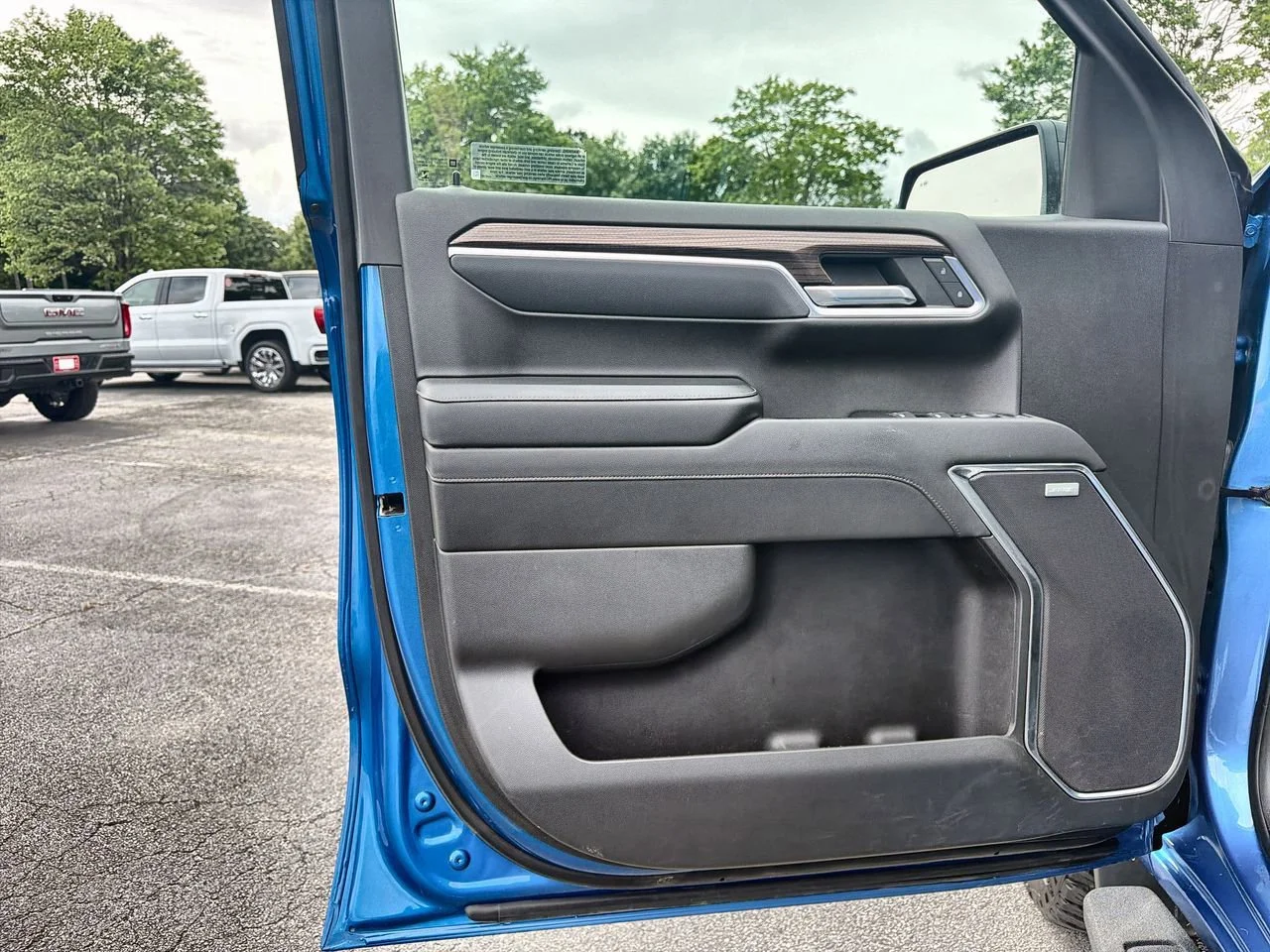 Used 2022 Glacier Blue Metallic Chevrolet LT Trail Boss image 18