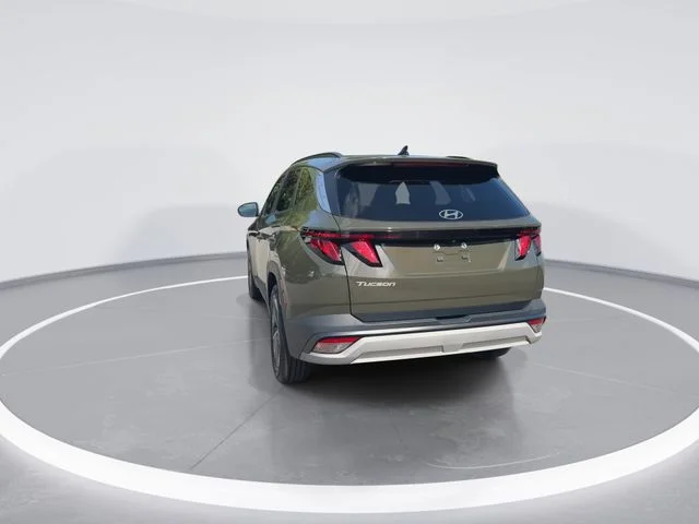 Used 2025 Green Hyundai SEL image 7