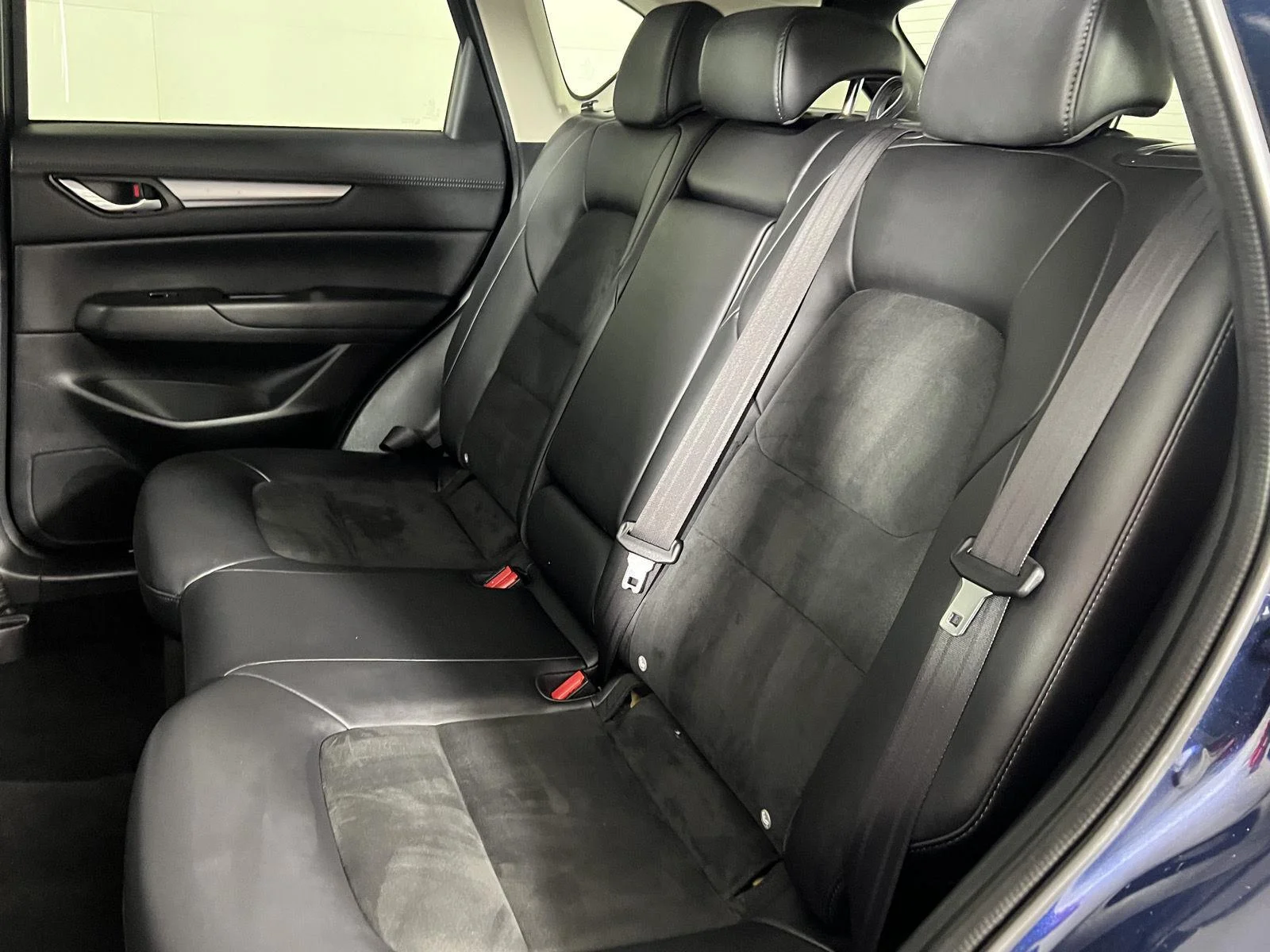 Used 2019  Mazda Touring image 7