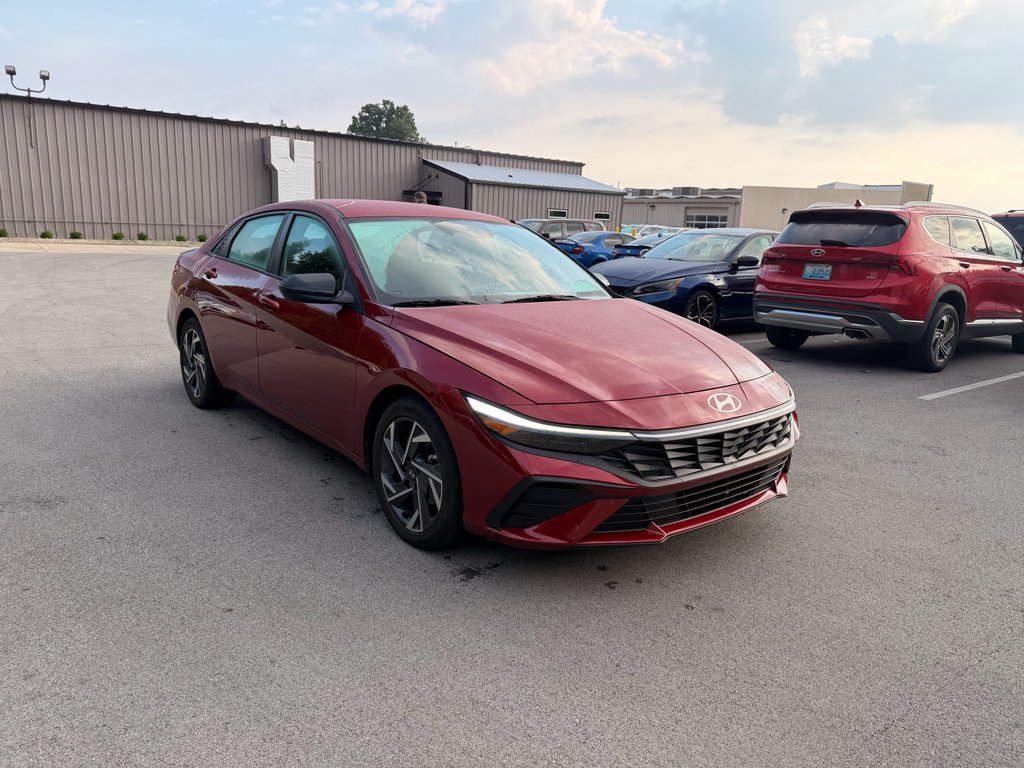 Used 2025 Ultimate Red Hyundai SEL Sport image 3