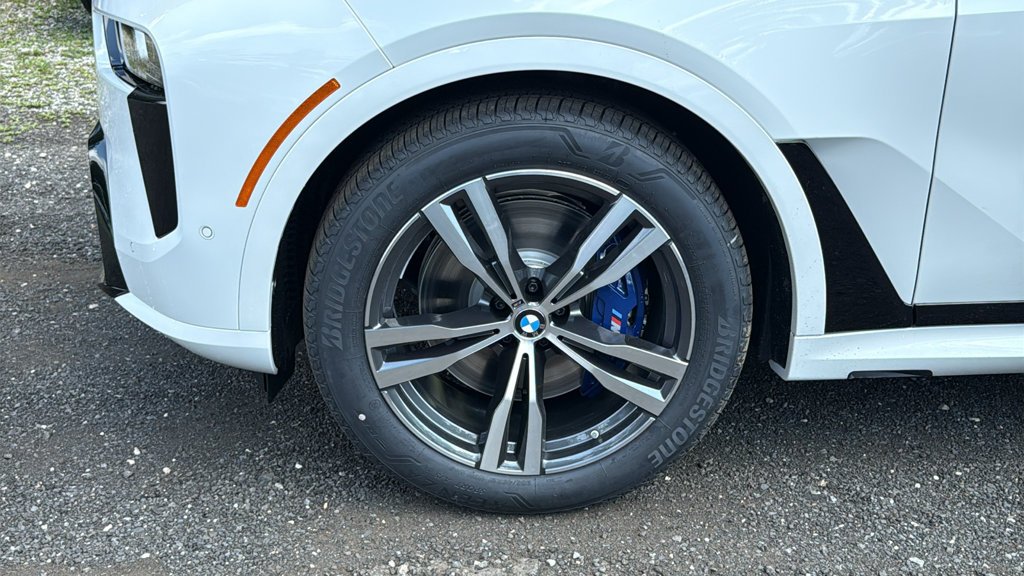 New 2027 Mineral White Metallic BMW xDrive40i image 8