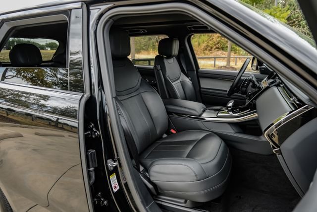 Used 2025 Black Land Rover SE image 39