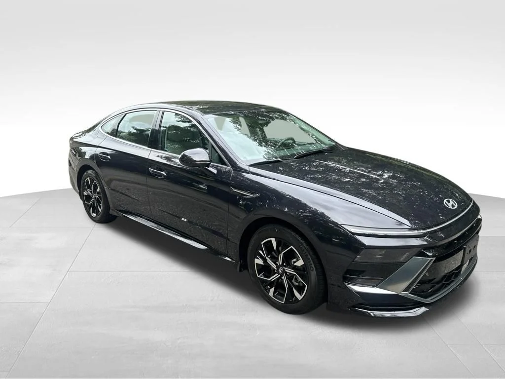 Used 2025 Blue Hyundai SEL image 8