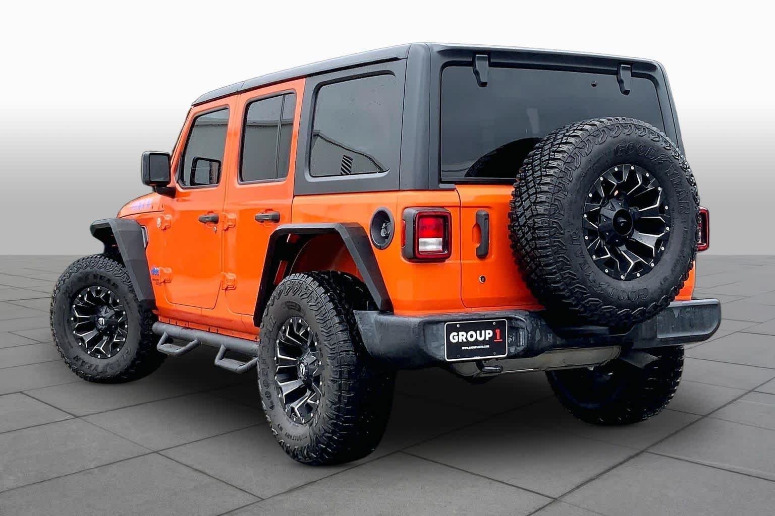 Used 2018 Punkn Metallic Clearcoat Jeep Sport S image 11
