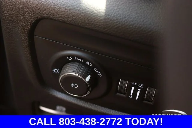 Used 2025 Gray Jeep Limited image 27