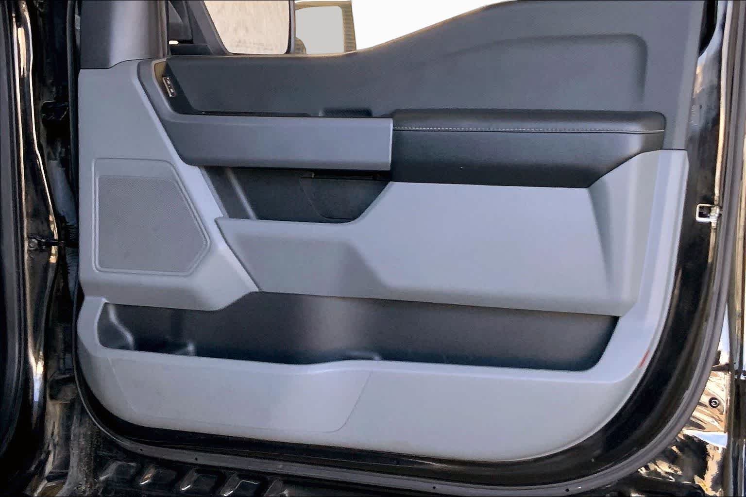 Used 2022 Agate Black Metallic Ford XLT image 29