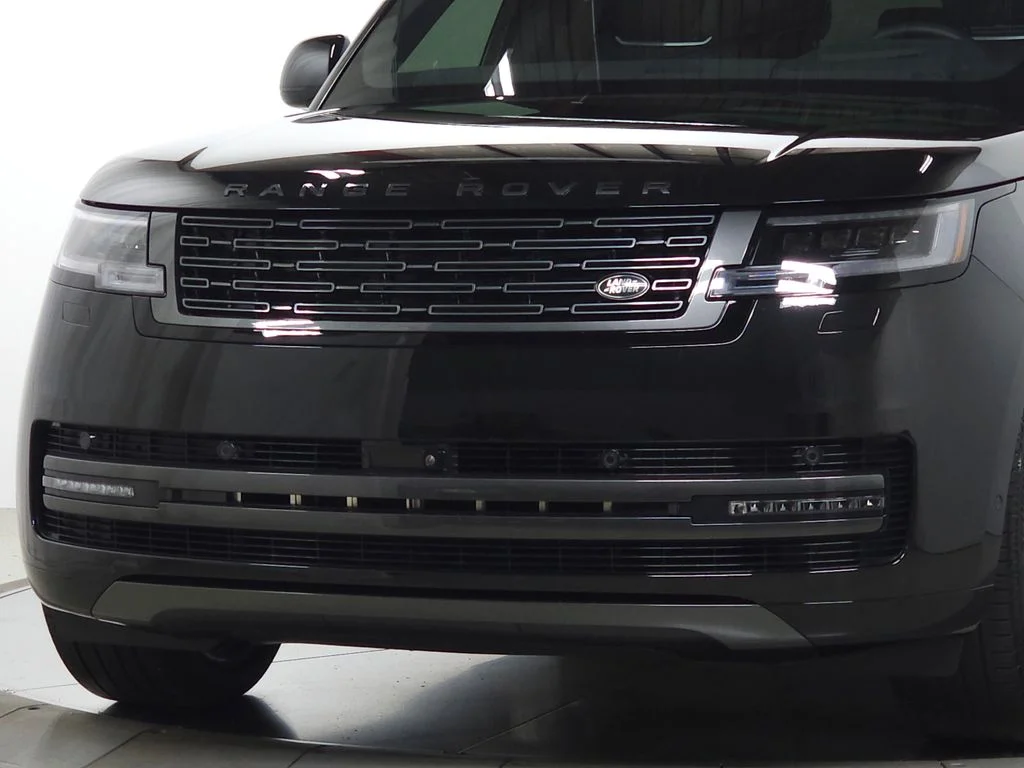 Used 2026 Black Land Rover SE image 13