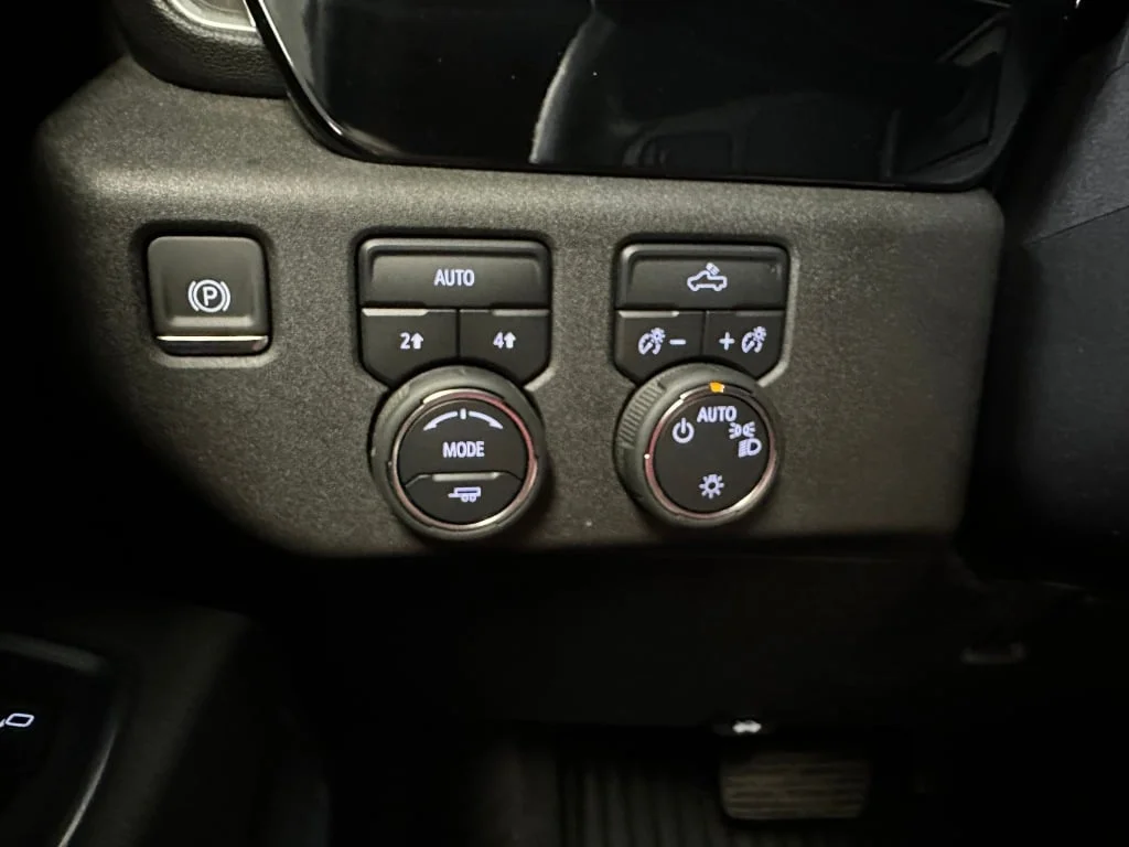 Certified Used 2025 Summit White Chevrolet LT image 12