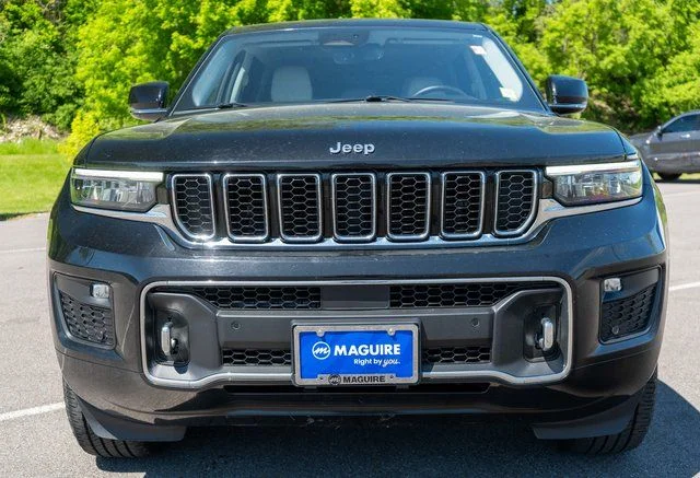 Used 2022 Black Jeep Overland image 3