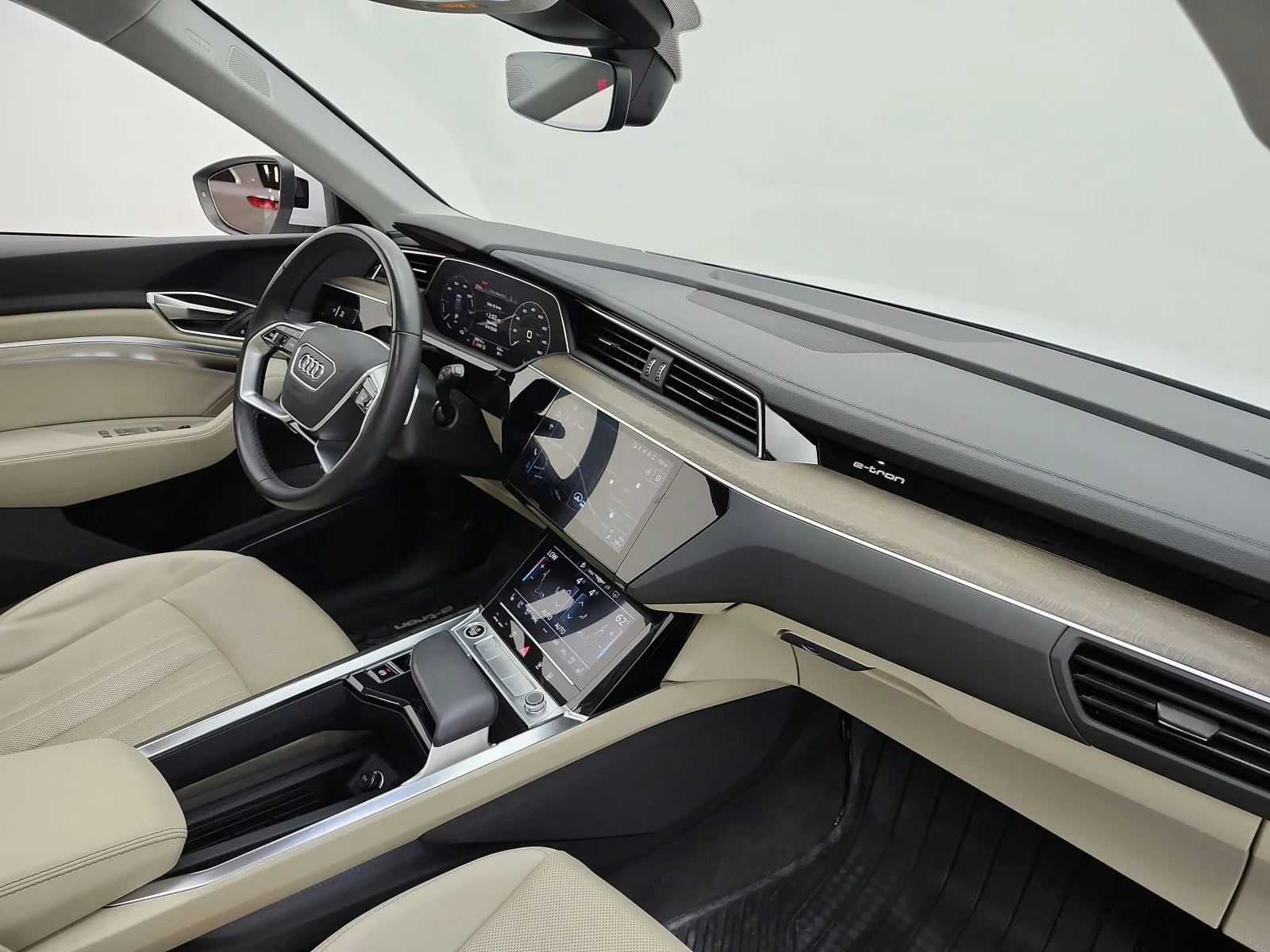 Used 2024 Glacier White Metallic Audi Premium Plus quattro image 18