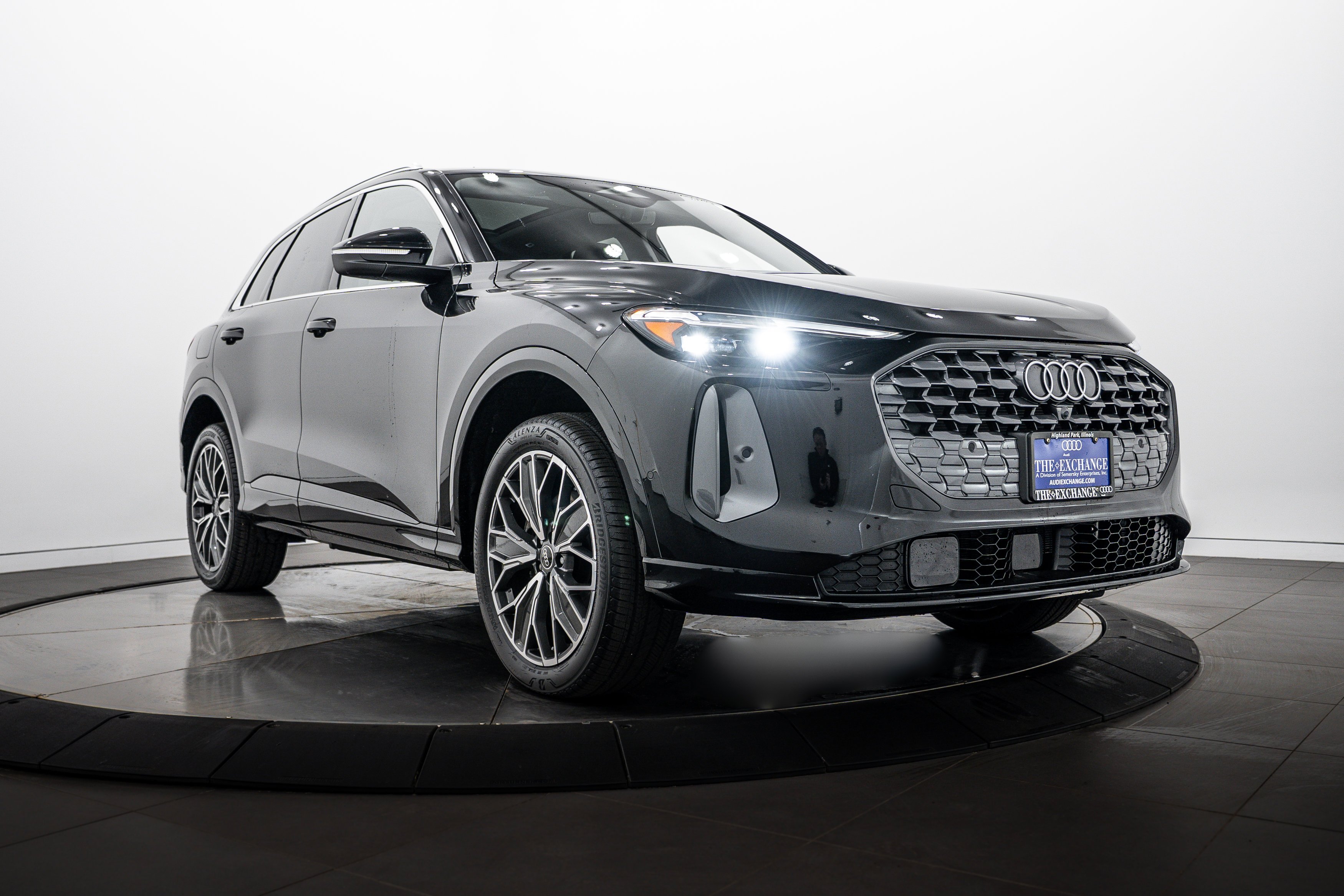 2025 Audi Q5 40 Premium Plus's photo