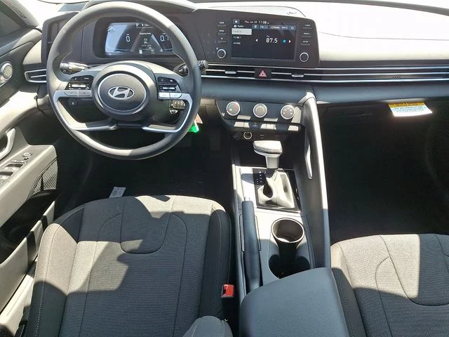 New 2026 White Hyundai SE image 10