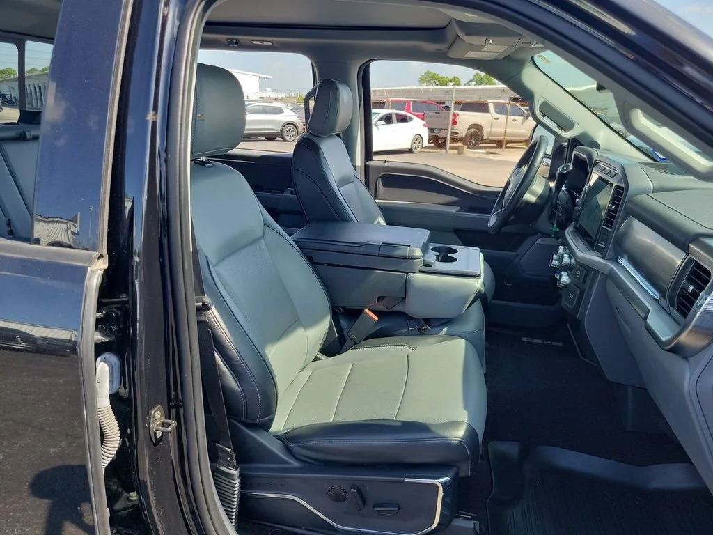 Used 2022 Black Ford LARIAT image 29