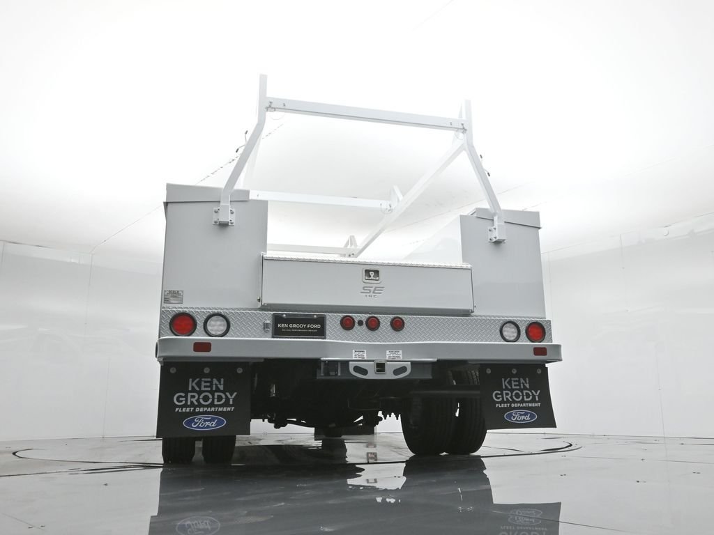 2025 Ford F-550 Super Duty Chassis Cab XL - Photo 54