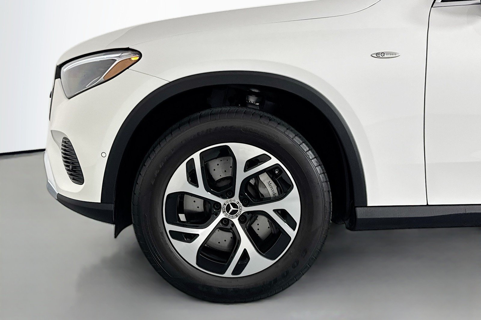 Certified Used 2025 Polar White Mercedes-Benz GLC 350e image 11