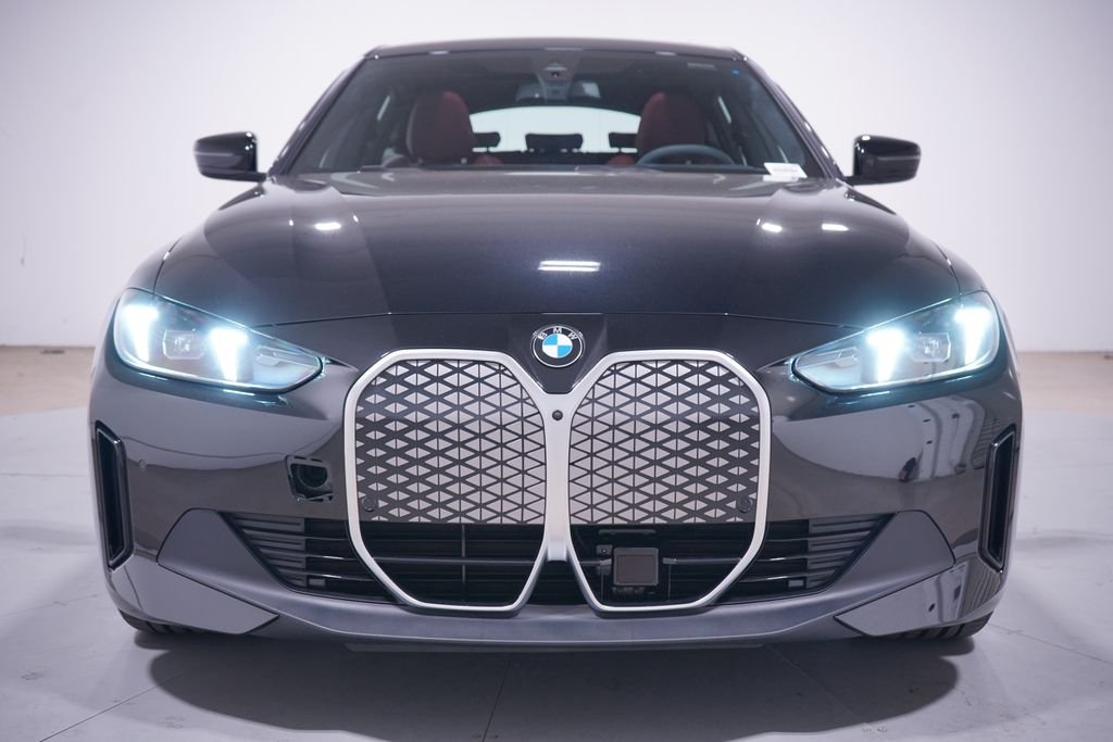 New 2026 Black Sapphire Metallic BMW eDrive40 image 4
