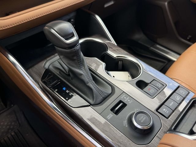 Used 2022  Toyota Platinum image 22