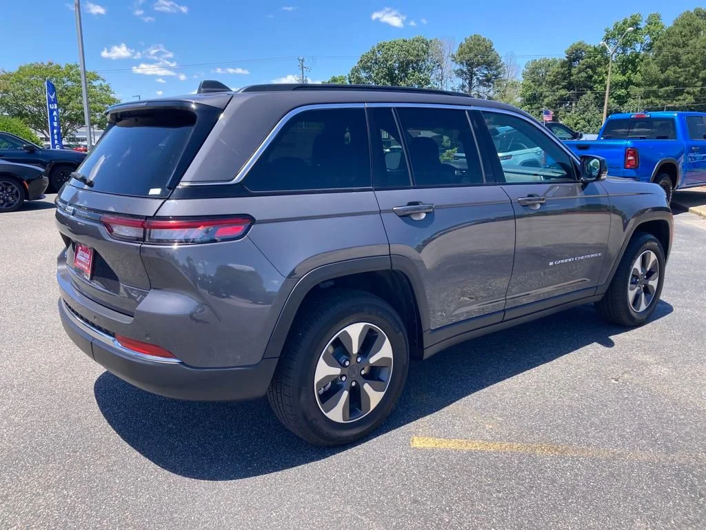 New 2024 Baltic Gray Metallic Clearcoat Jeep 4xe image 5
