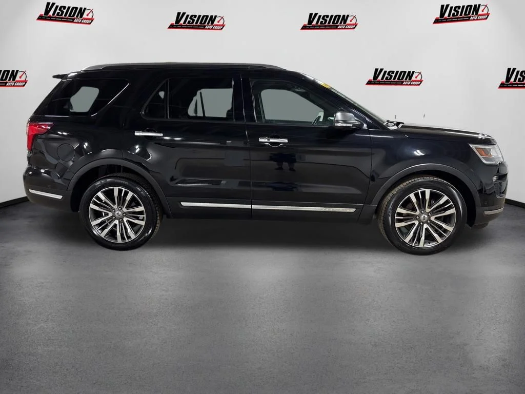 Used 2019  Ford Platinum image 4