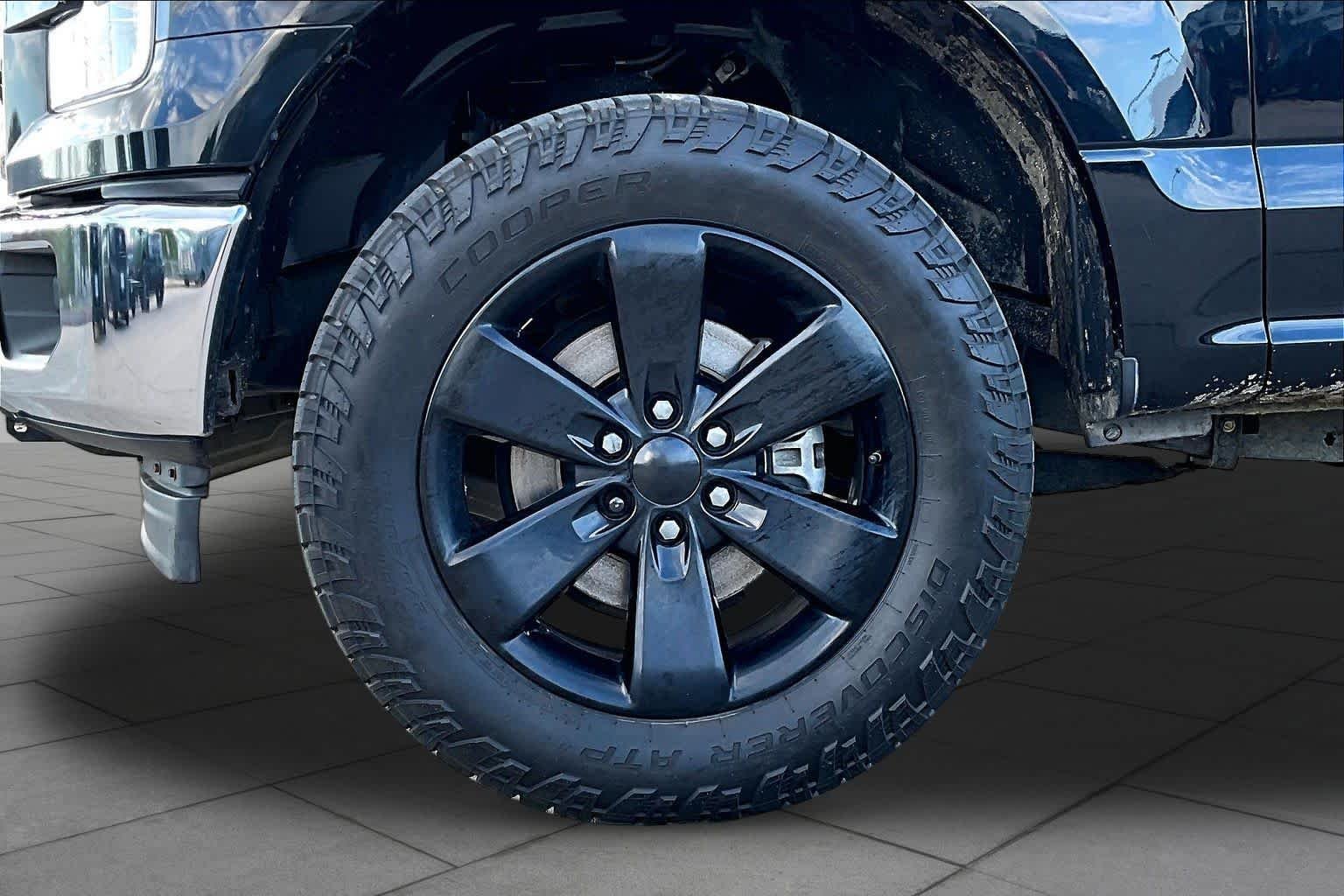 Used 2016 Shadow Black Ford XLT image 11