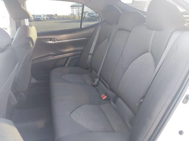 Used 2022 White Toyota LE image 22