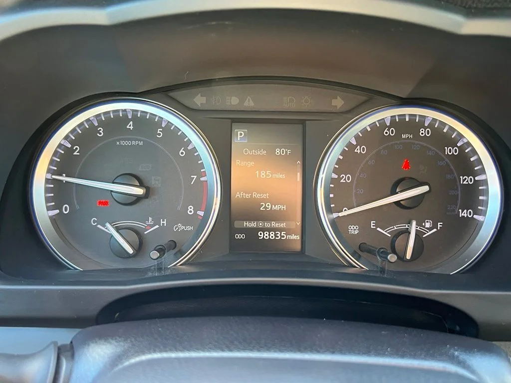 Used 2017 Predawn Gray Mica Toyota XLE image 23