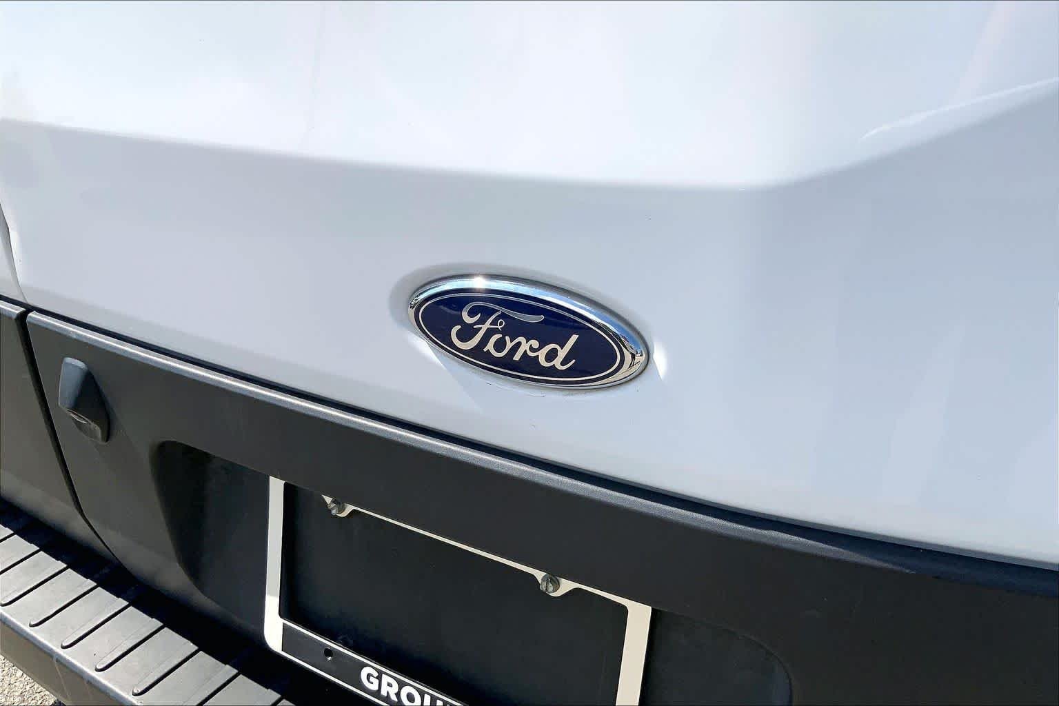 Used 2022 Oxford White Ford XLT image 32