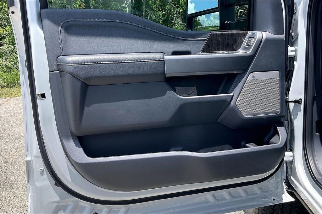 New 2026 Ford Super Duty F-250 Lariat 4D Crew Cab
