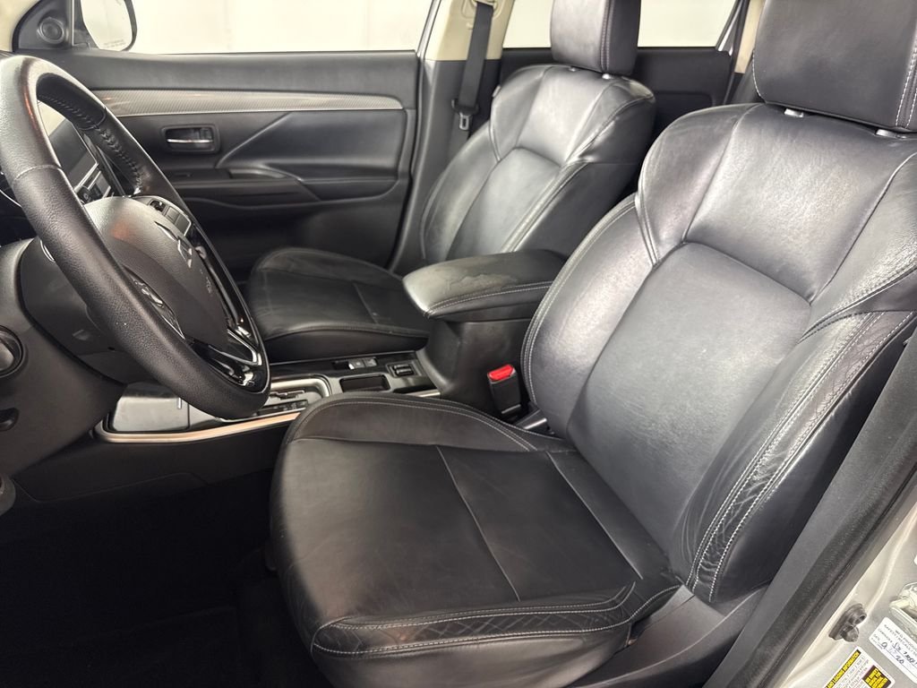 Used 2019 Gray Mitsubishi SEL image 10