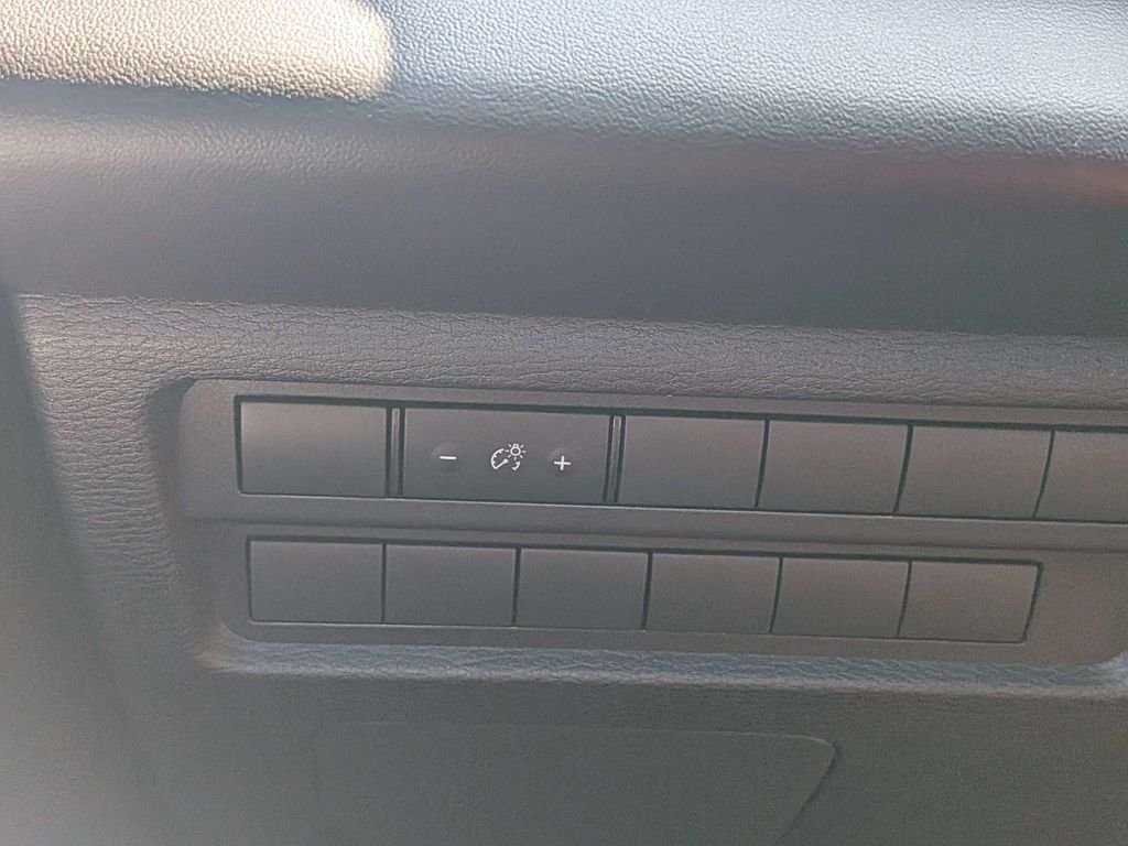 Used 2024  Mitsubishi ES image 22