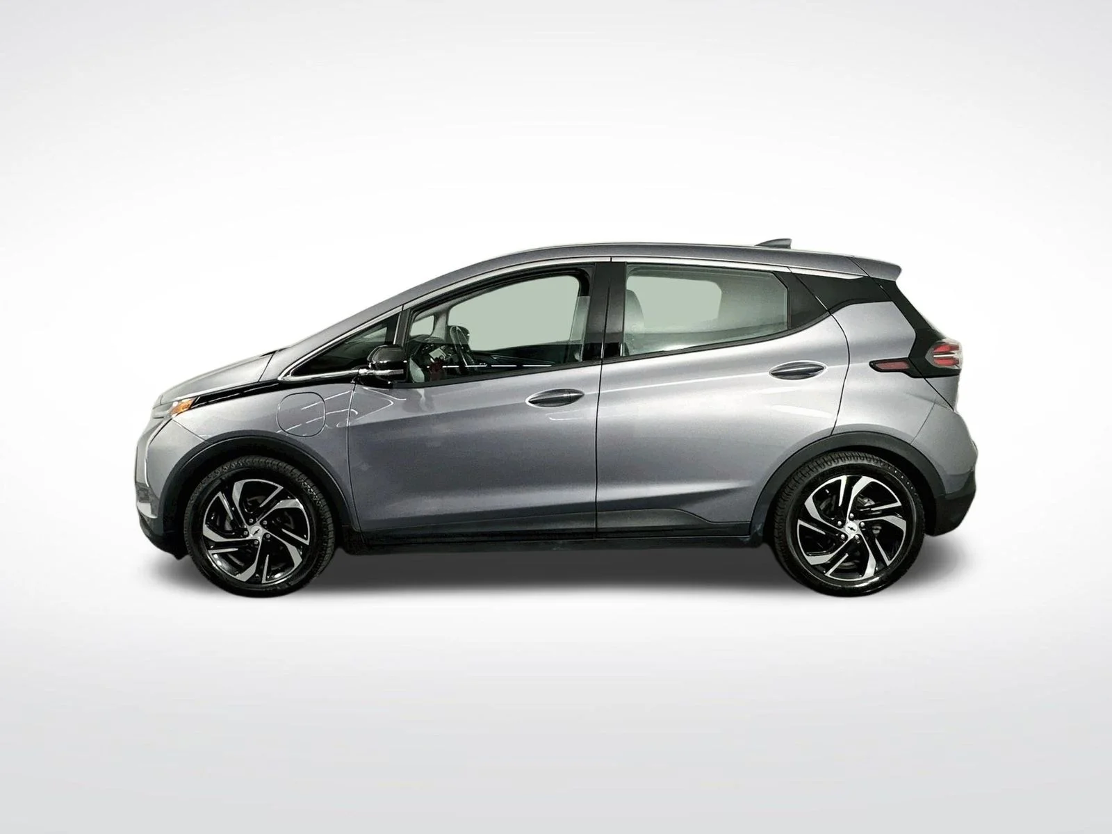 Used 2023 Gray Ghost Metallic Chevrolet 2LT image 5