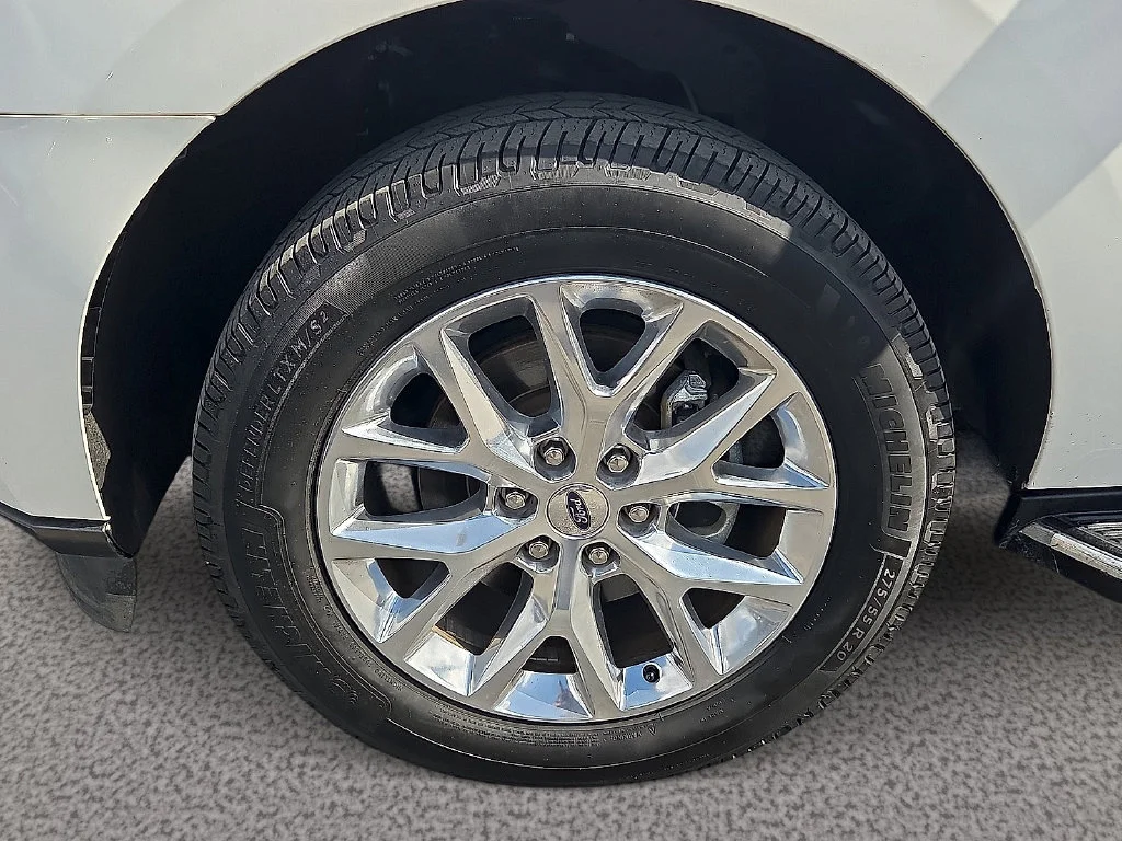 Used 2021 White Ford XLT image 8