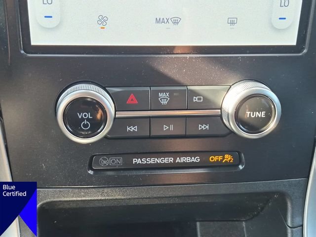 Used 2024 White Ford SE image 25