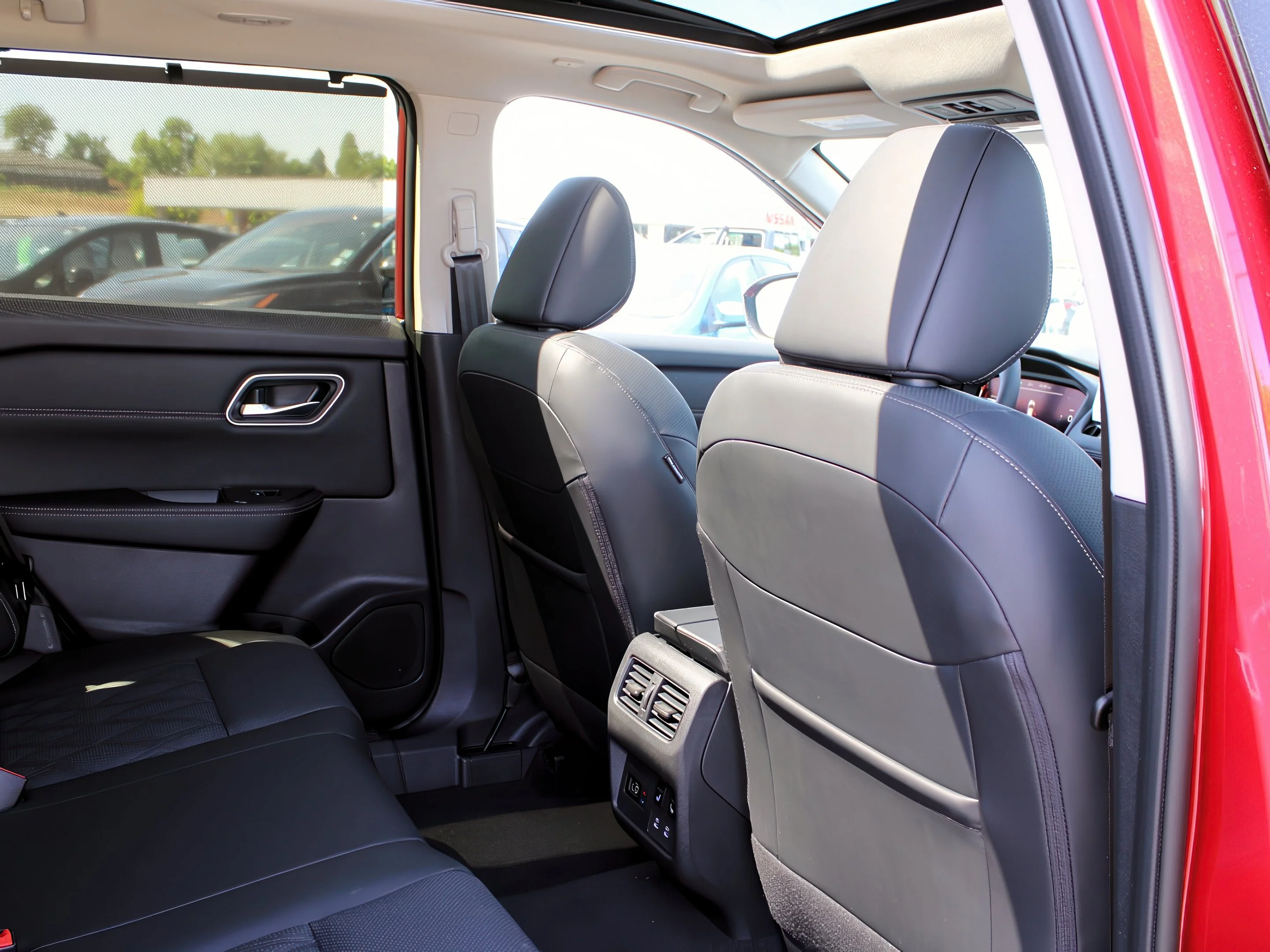 New 2025 Scarlet Ember Tintcoat Nissan Platinum image 28