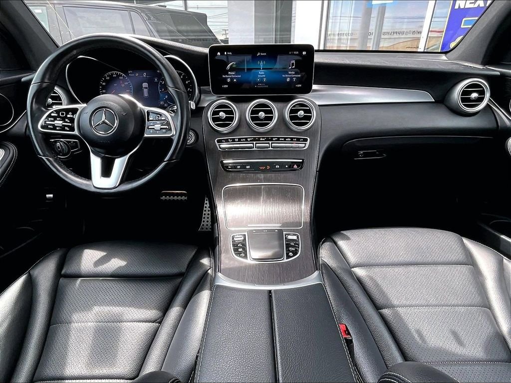 Used 2022 Black Mercedes-Benz GLC 300 image 22