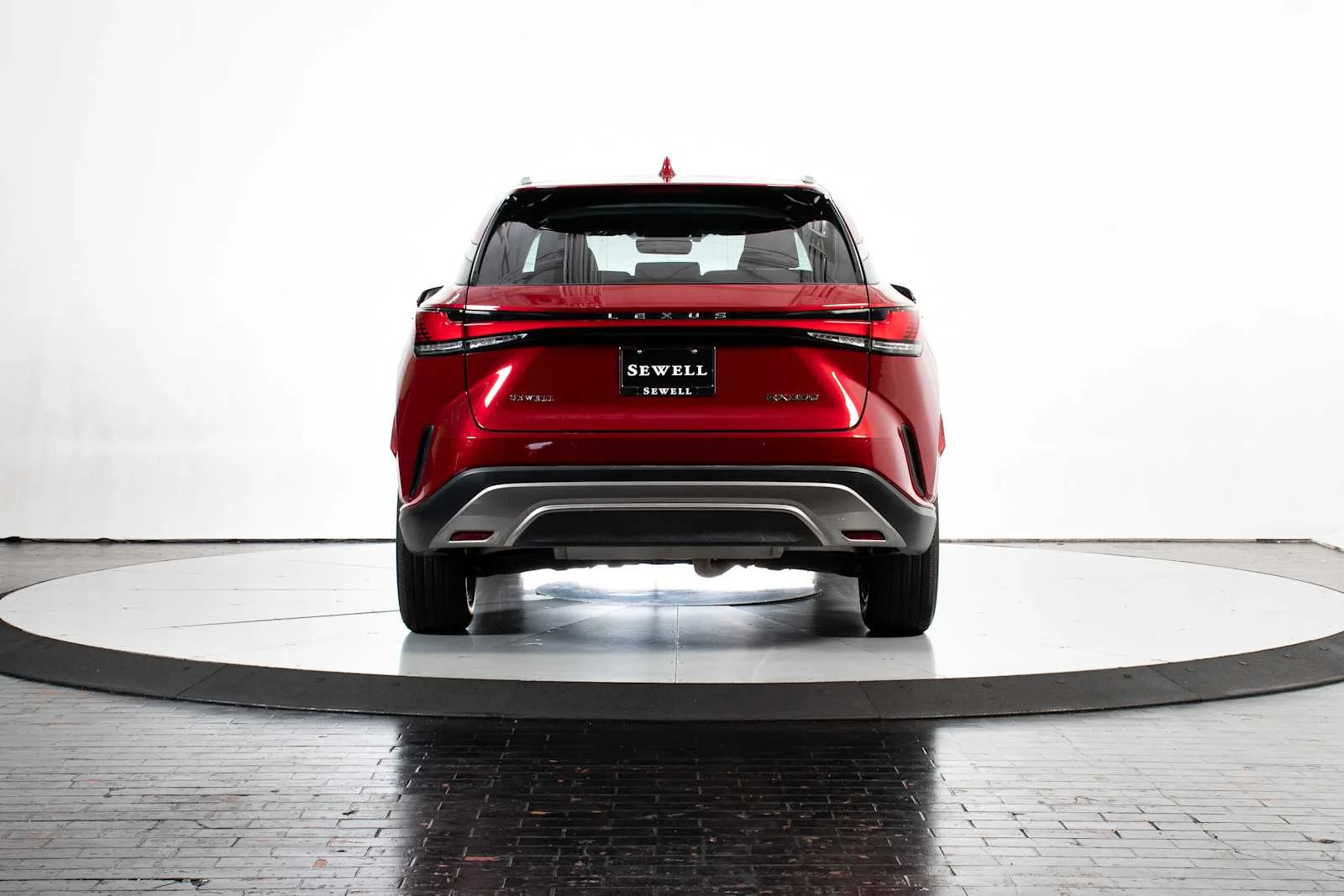Certified Used 2025 MATADOR RED MICA Lexus Premium image 5