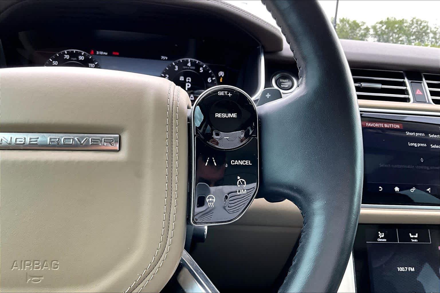Used 2022 Fuji White Land Rover Westminster image 22