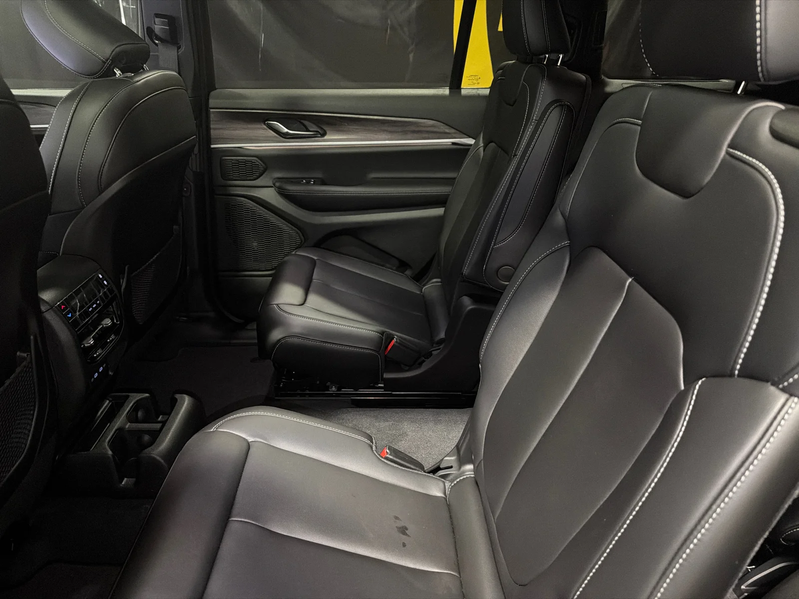 New 2027 Sting-Gray Clearcoat Jeep Limited image 14