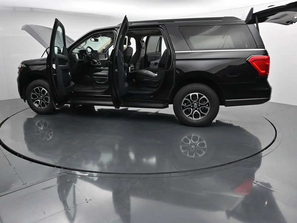 Used 2024 Black Ford XLT image 28