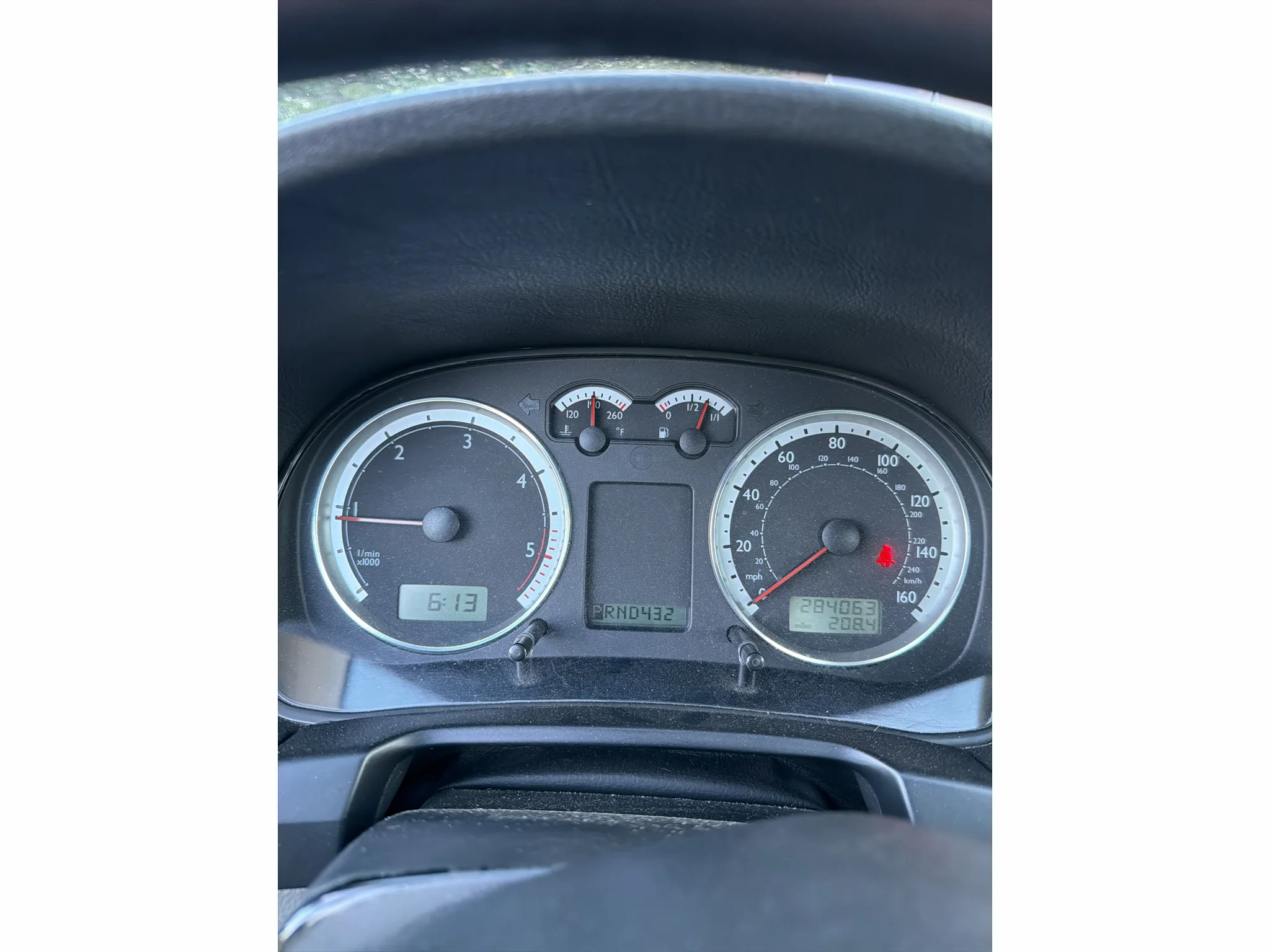 Used 2004 Brown Volkswagen GLS TDI image 1