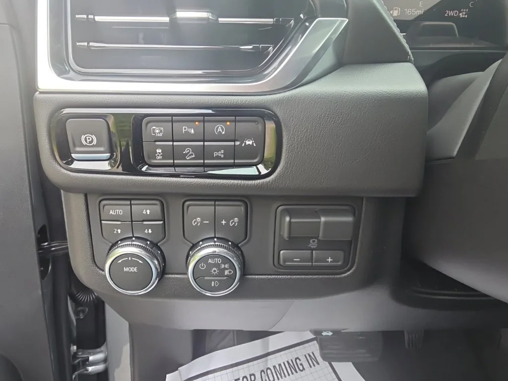 2026 GMC Yukon Denali - Photo 24