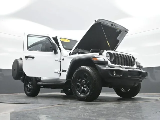 Used 2024 White Jeep Sport image 32