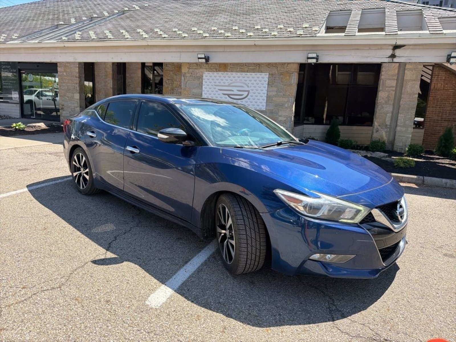 Used 2017 Deep Blue Pearl Nissan 3.5 SL image 4