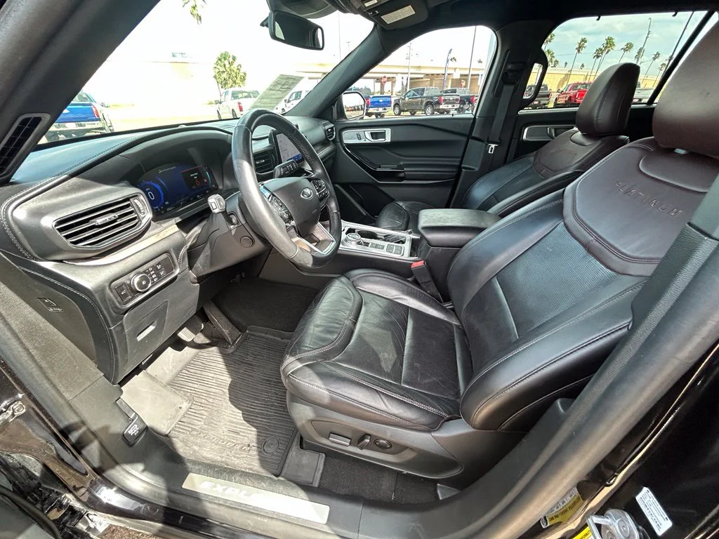 Used 2023 Black Ford Platinum image 11