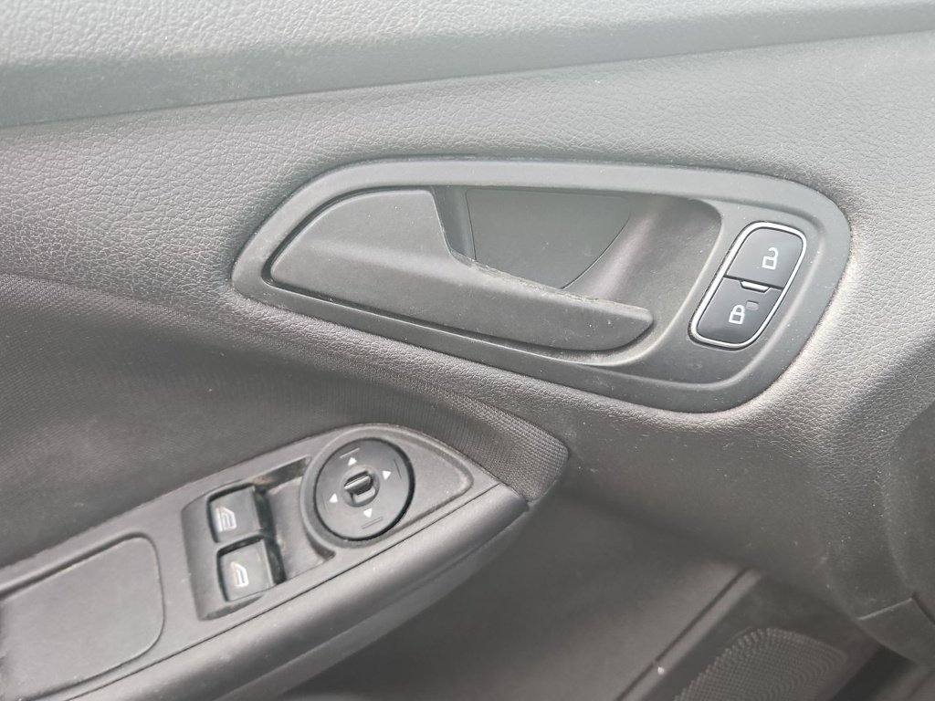 Used 2015 Tuxedo Black Ford S image 8