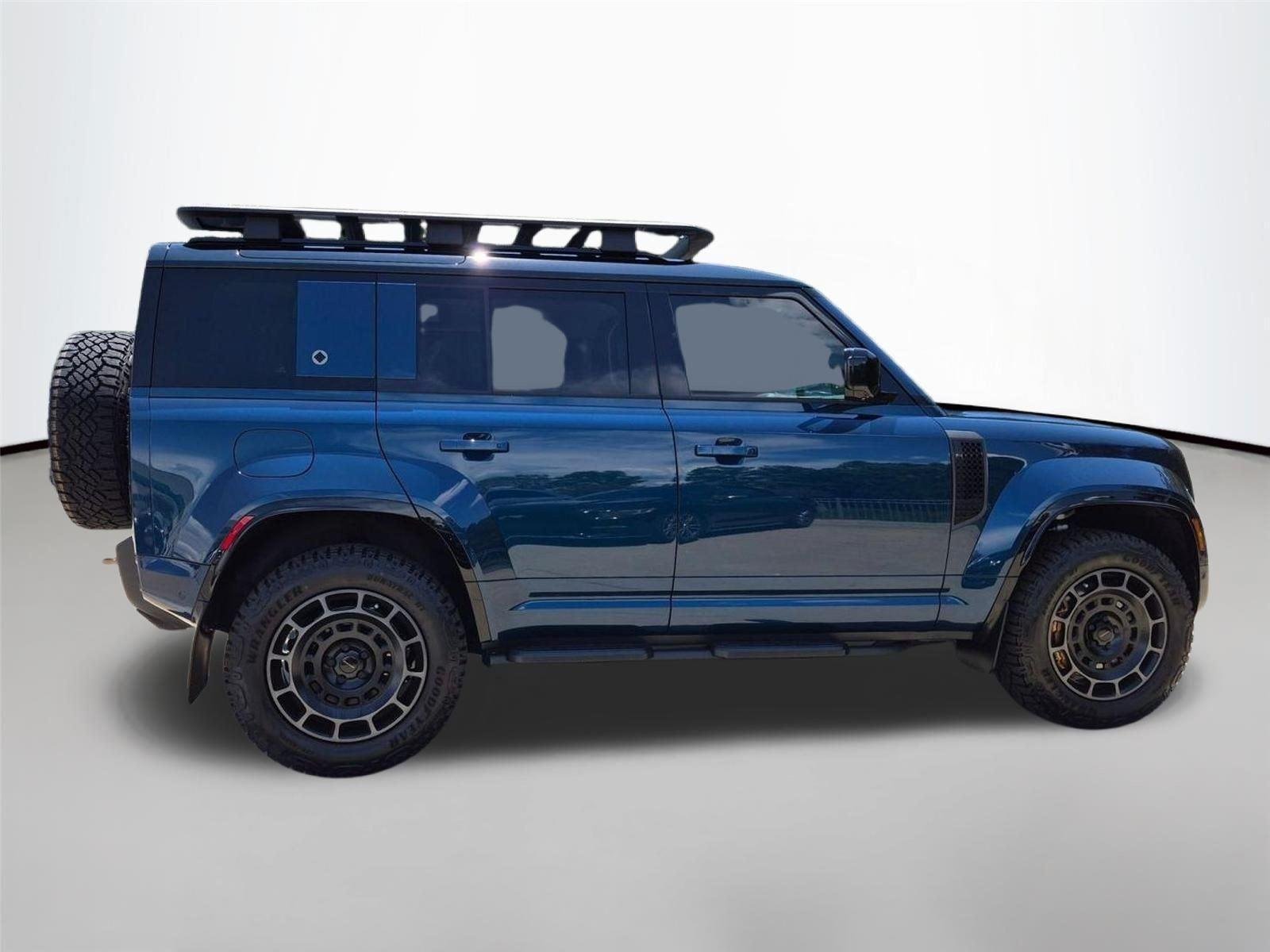 New 2026 Sargasso Blue Premium Metallic Land Rover OCTA image 4